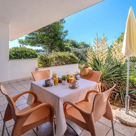 Apartment Milna - With Swimming Pool & Amazing Seaviews, Above Bijaka Beach Exteriér fotografie