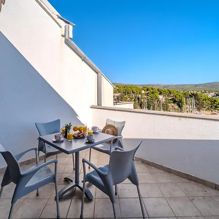 Apartment Milna - With Swimming Pool & Amazing Seaviews, Above Bijaka Beach Exteriér fotografie