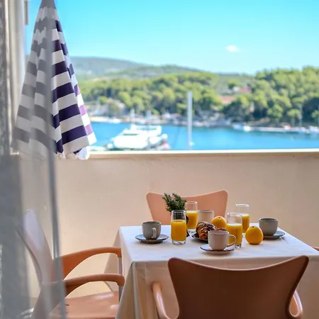 Apartment Milna - With Swimming Pool & Amazing Seaviews, Above Bijaka Beach Exteriér fotografie