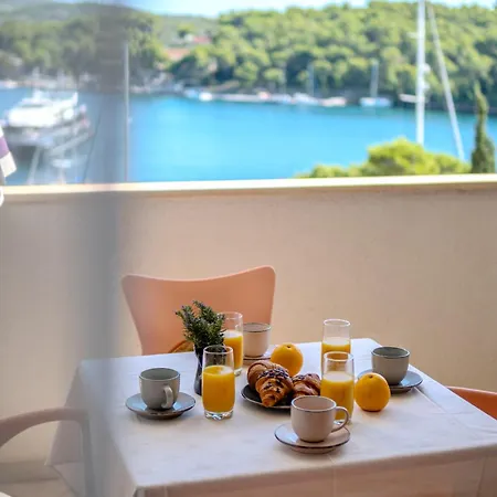 Apartment Milna - With Swimming Pool & Amazing Seaviews, Above Bijaka Beach Exteriér fotografie