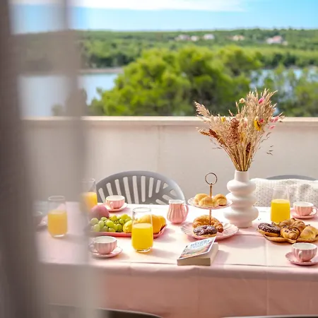 Apartment Milna - With Swimming Pool & Amazing Seaviews, Above Bijaka Beach Exteriér fotografie
