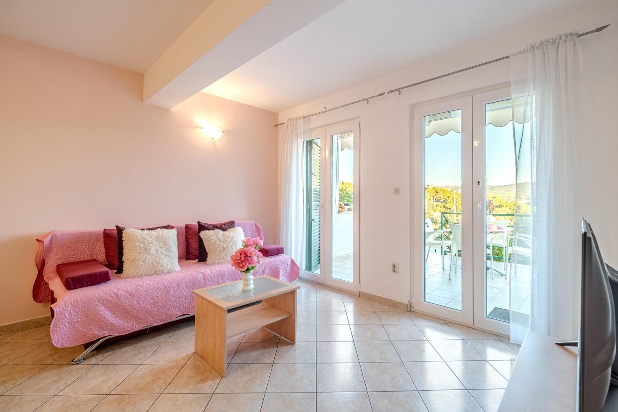 Milna - With Swimming Pool & Amazing Seaviews, Above Bijaka Apartment Milna (Brac)