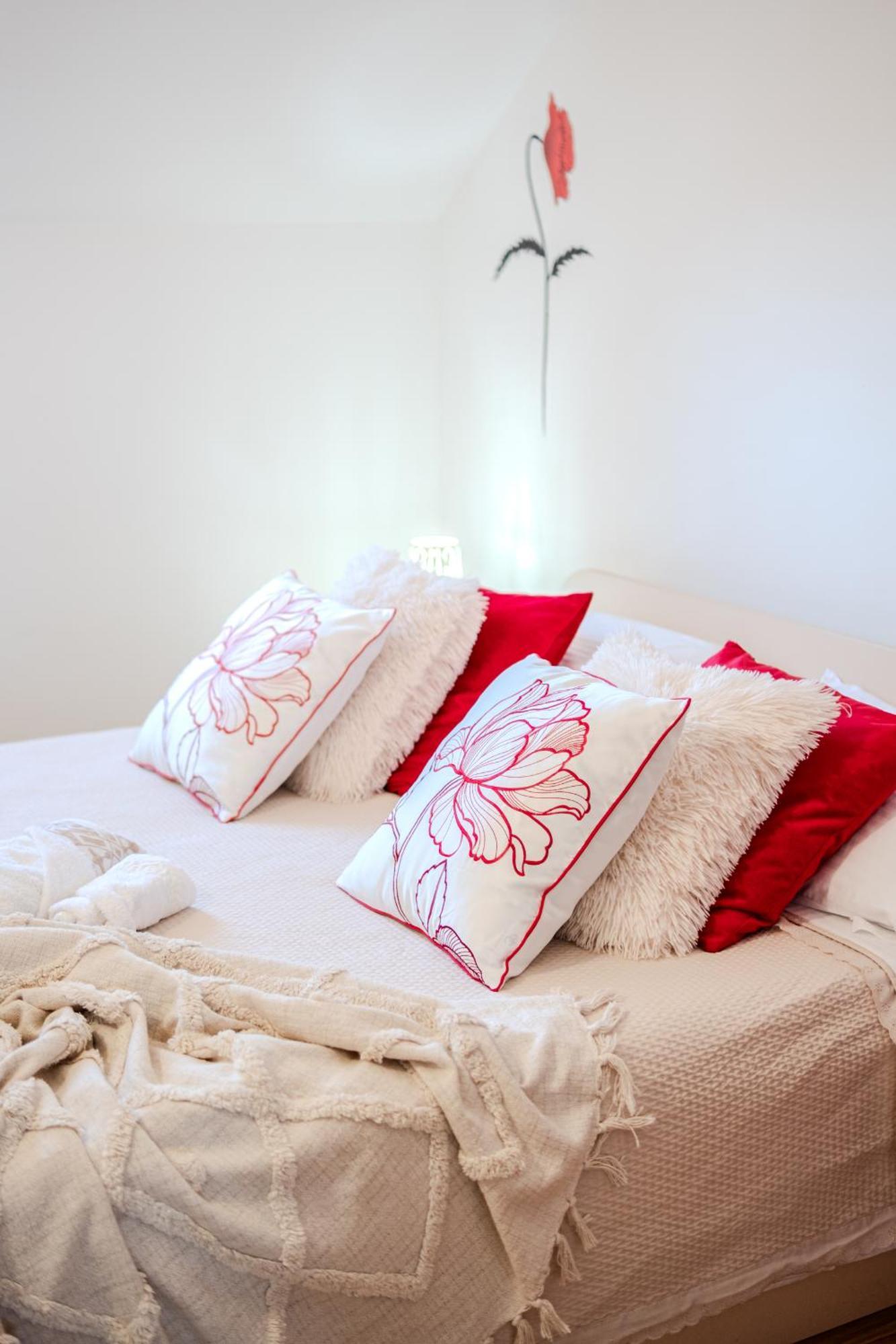 Milna - With Swimming Pool & Amazing Seaviews, Above Bijaka Apartment Milna (Brac)