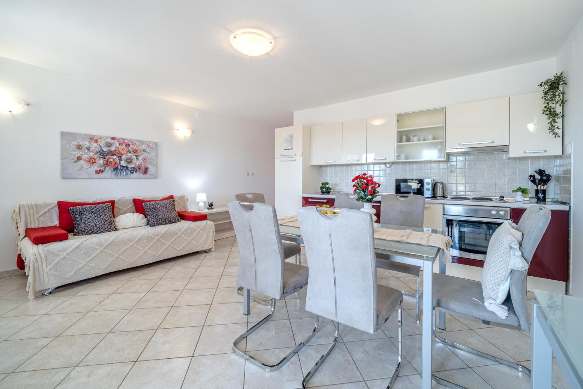 Milna - With Swimming Pool & Amazing Seaviews, Above Bijaka Milna (Brac)