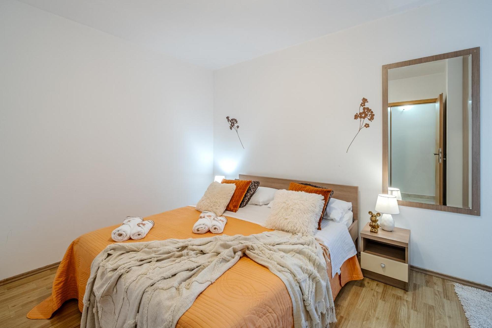 Milna - With Swimming Pool & Amazing Seaviews, Above Bijaka *