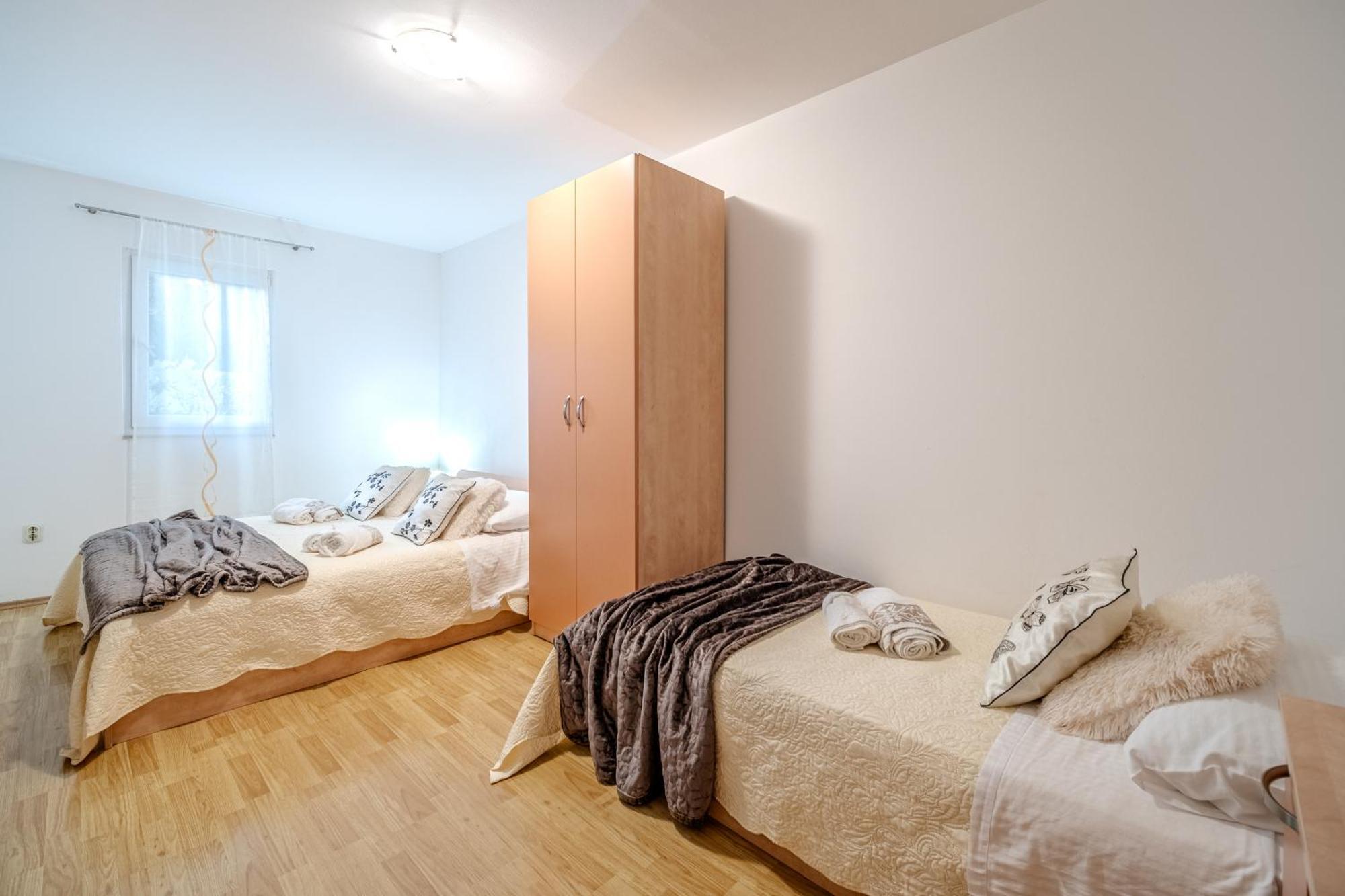 Apartment Milna - With Swimming Pool & Amazing Seaviews, Above Bijaka Milna (Brac)