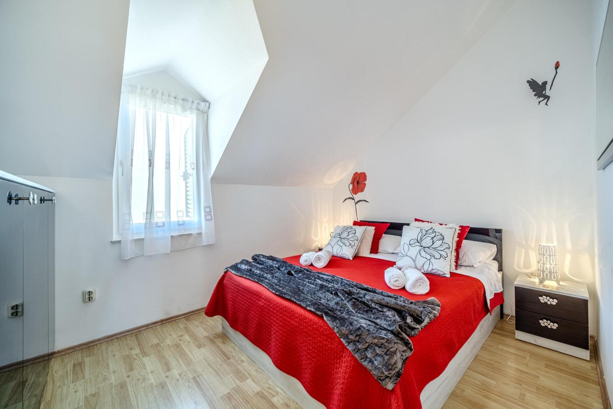 Apartment Milna - With Swimming Pool & Amazing Seaviews, Above Bijaka Milna (Brac)