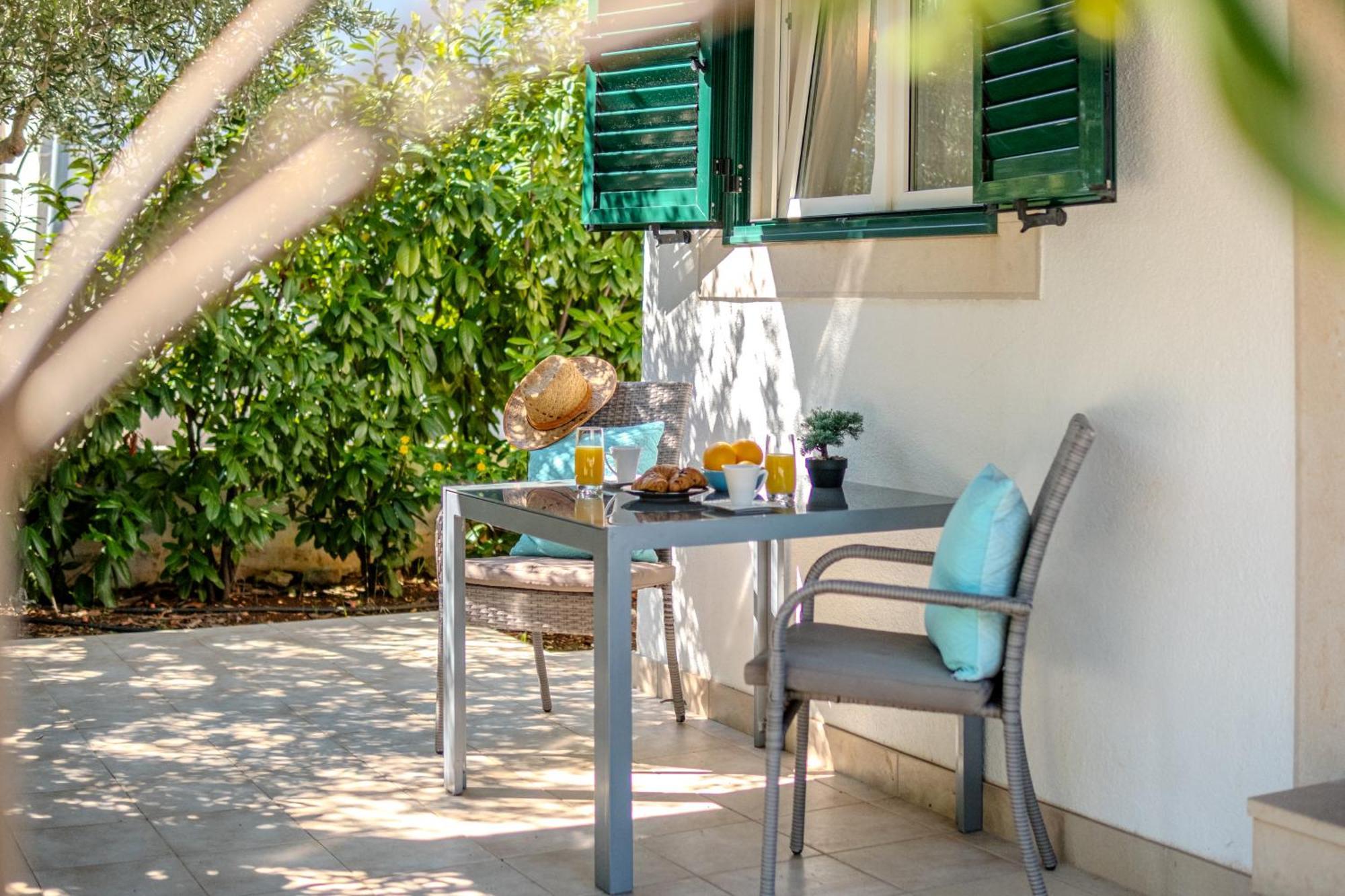 Milna - With Swimming Pool & Amazing Seaviews, Above Bijaka Apartment Milna (Brac)