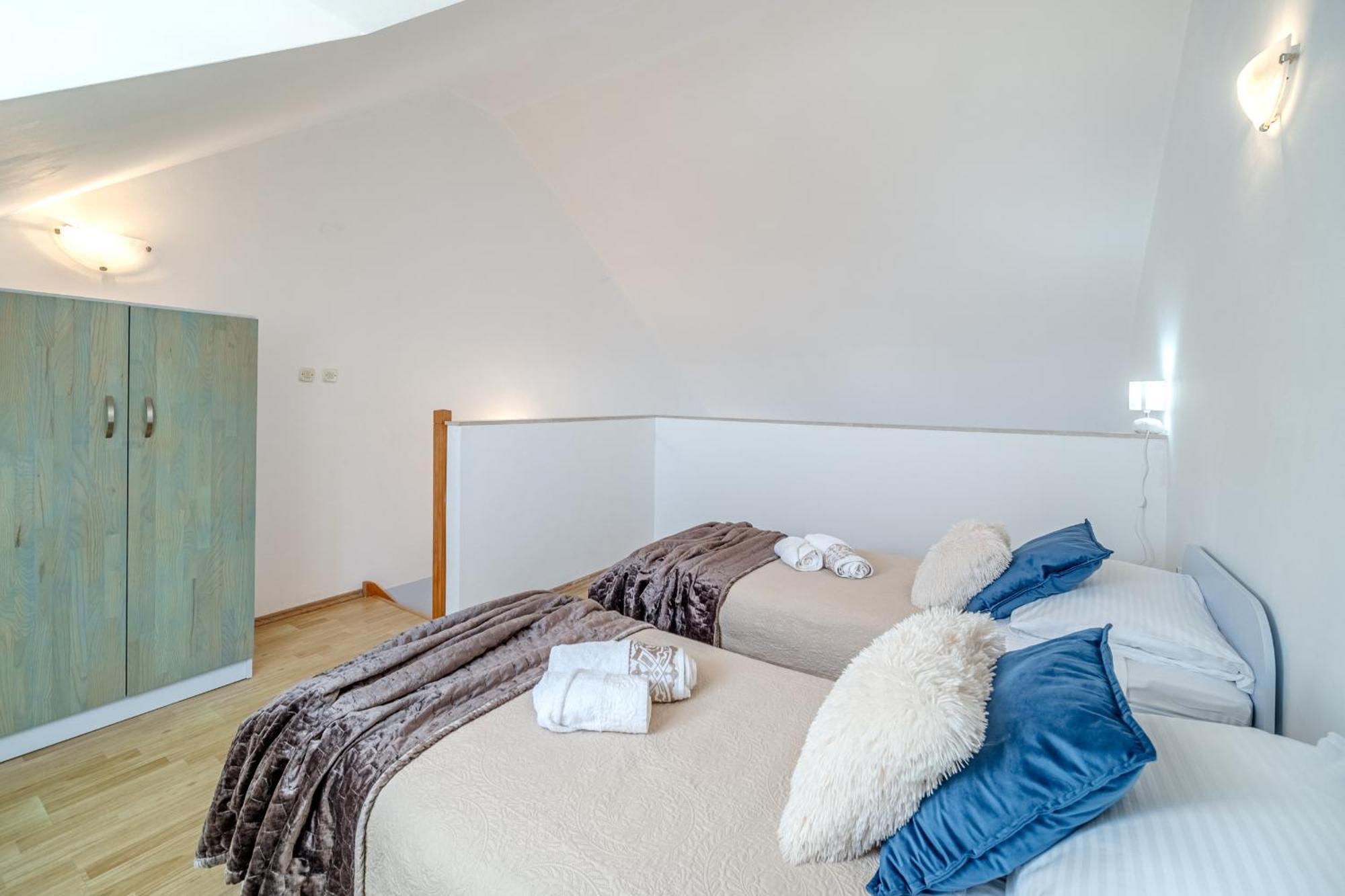 Milna - With Swimming Pool & Amazing Seaviews, Above Bijaka Apartment Milna (Brac)