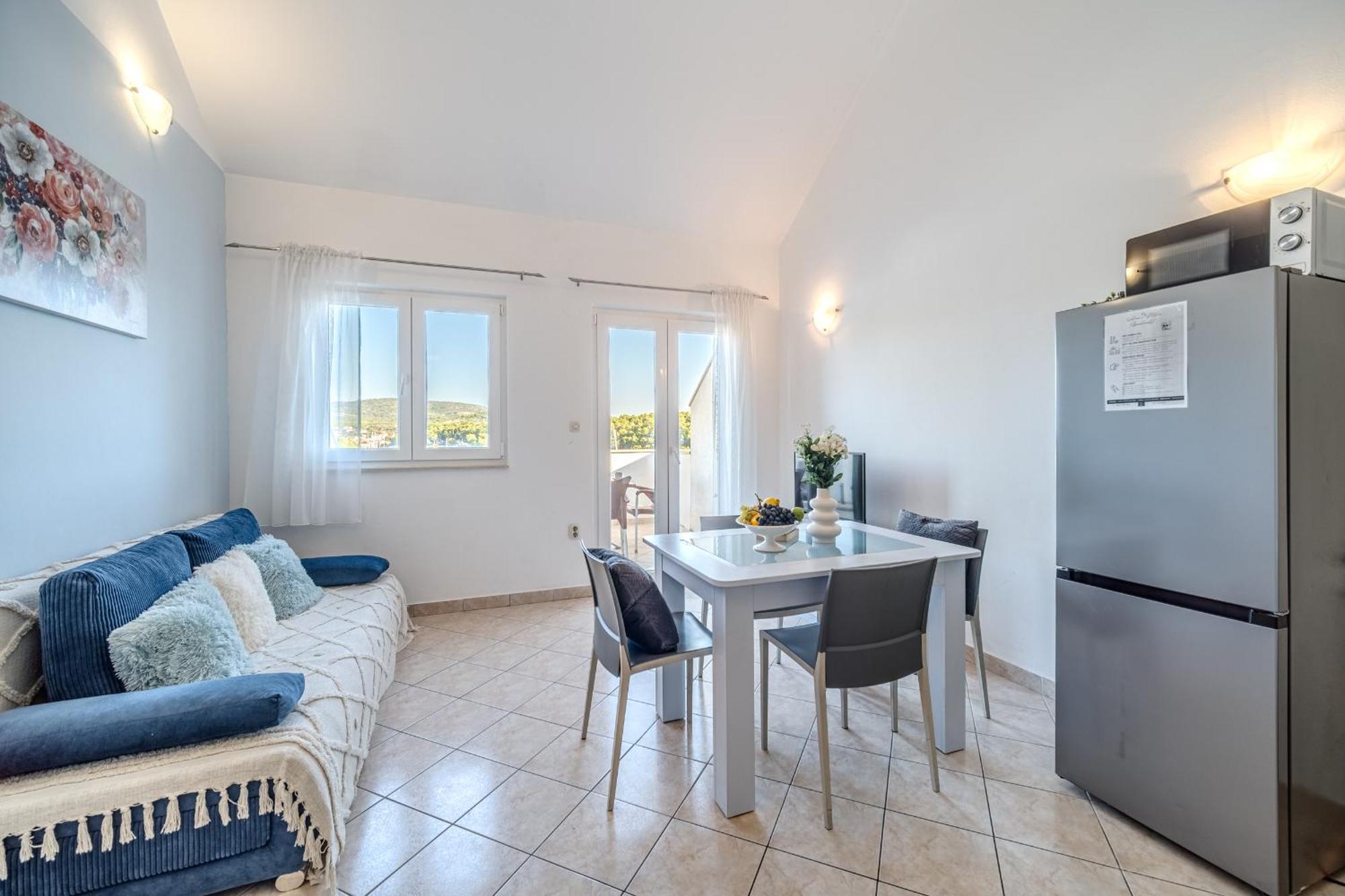 Milna - With Swimming Pool & Amazing Seaviews, Above Bijaka *