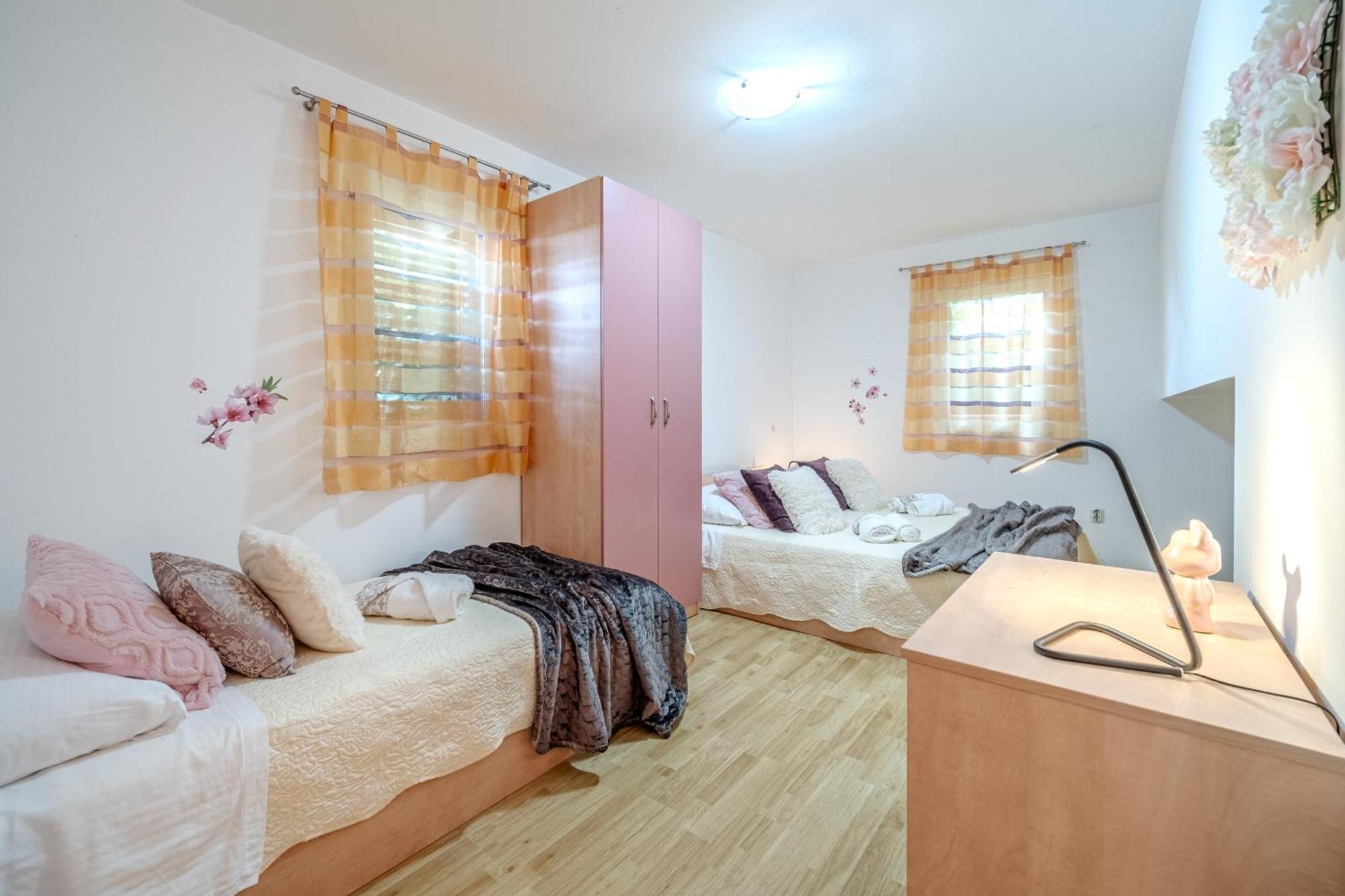 Apartmán Milna - With Swimming Pool & Amazing Seaviews, Above Bijaka Milna (Brac)