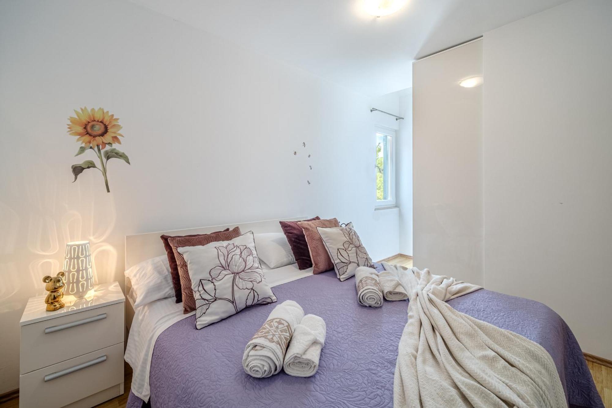Apartmán Milna - With Swimming Pool & Amazing Seaviews, Above Bijaka