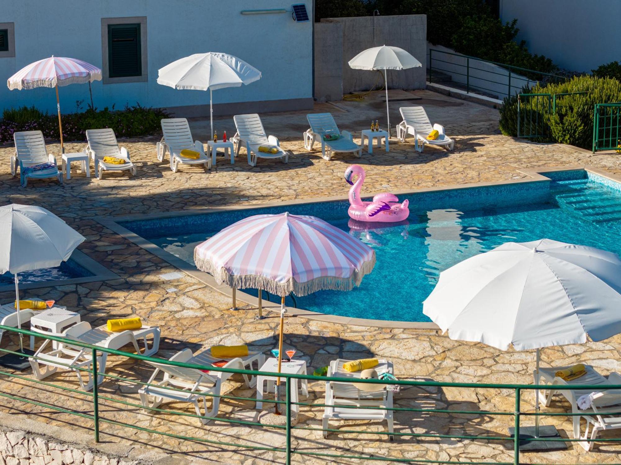Milna - With Swimming Pool & Amazing Seaviews, Above Bijaka Apartmán